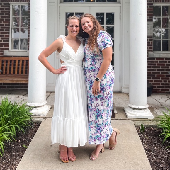 Lulu’s Lace Up Midi Dress - Picture 3 of 3